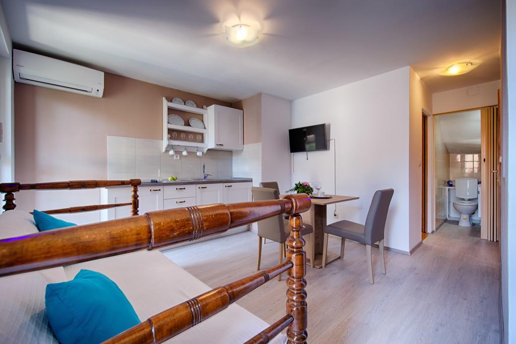 Apartments Villa Anka Komiža Dış mekan fotoğraf