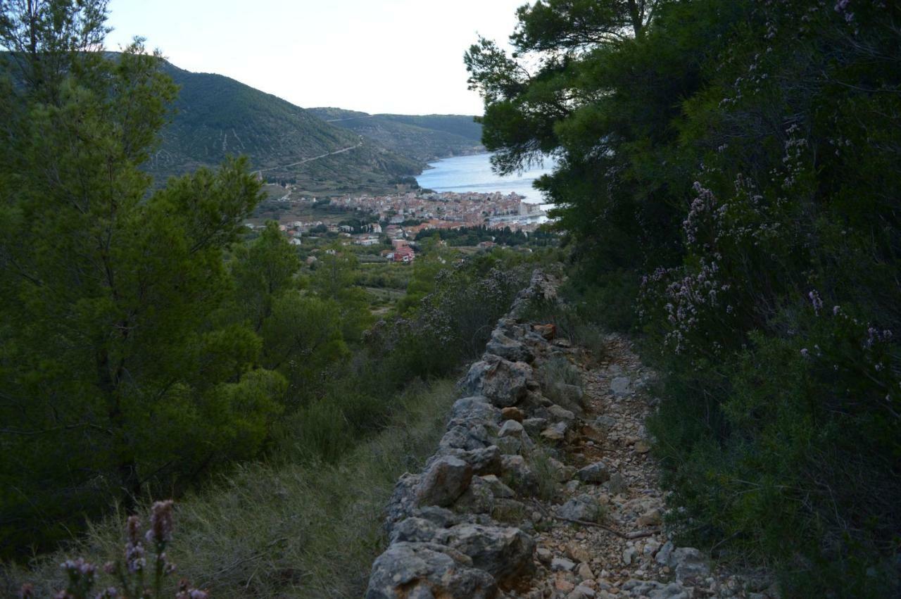 Apartments Villa Anka Komiža Dış mekan fotoğraf